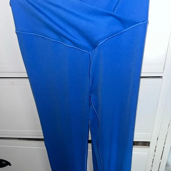 OFFLINE By Aerie Real Me High Waisted Crossover Flare Leggings Blue S - Picture 6 of 6